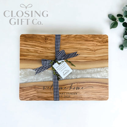 OLIVE WOOD & RESIN CUTTING BOARD